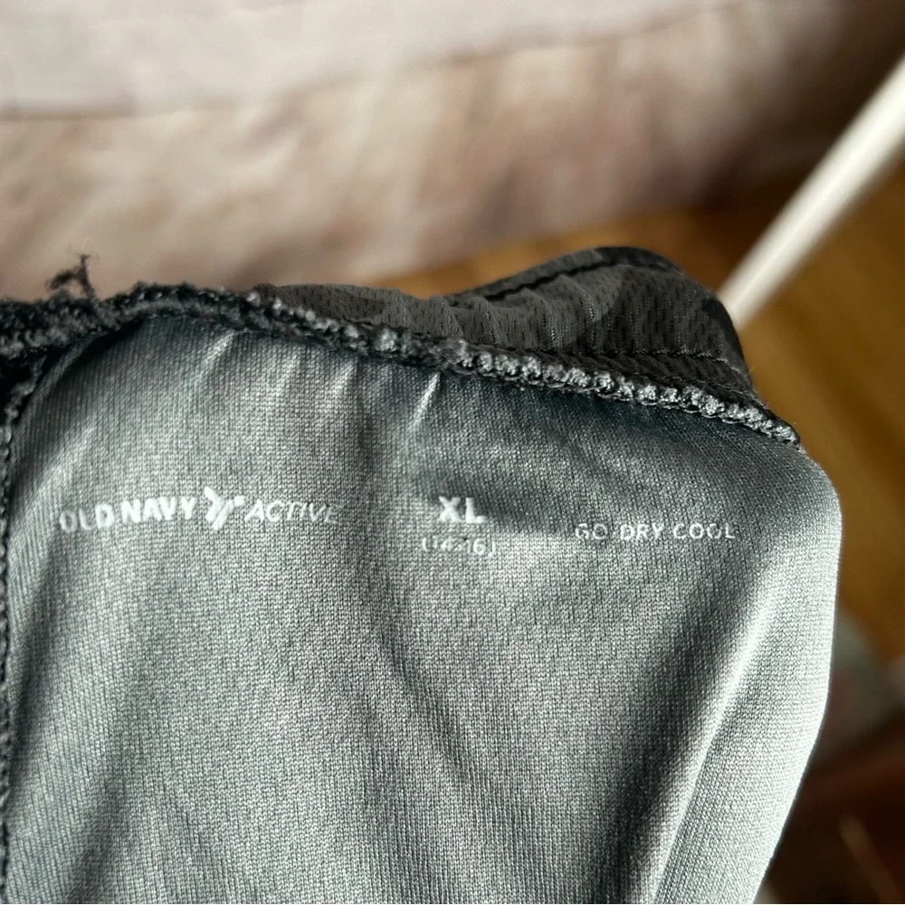 Old Navy Boys Gray & Black Camo Athletic Pants Size XL (14-16)